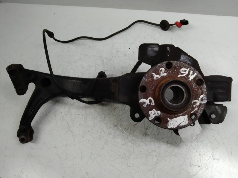 Recambio de mangueta delantera derecha para audi a6 berlina (4b2) 2.4 quattro referencia OEM IAM   