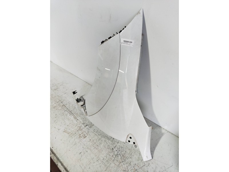 Recambio de aleta delantera izquierda para renault megane iii coupe renault sport referencia OEM IAM   