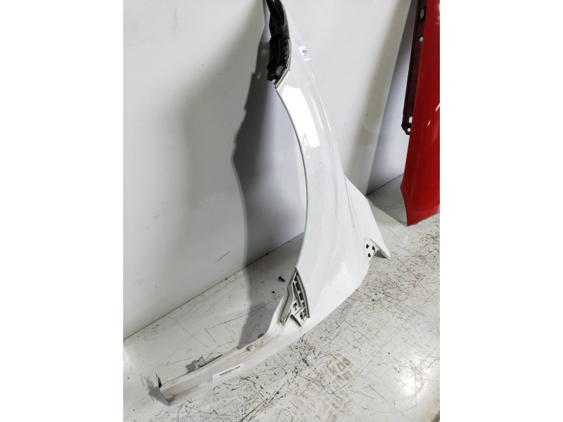 Recambio de aleta delantera izquierda para renault megane iii coupe renault sport referencia OEM IAM   