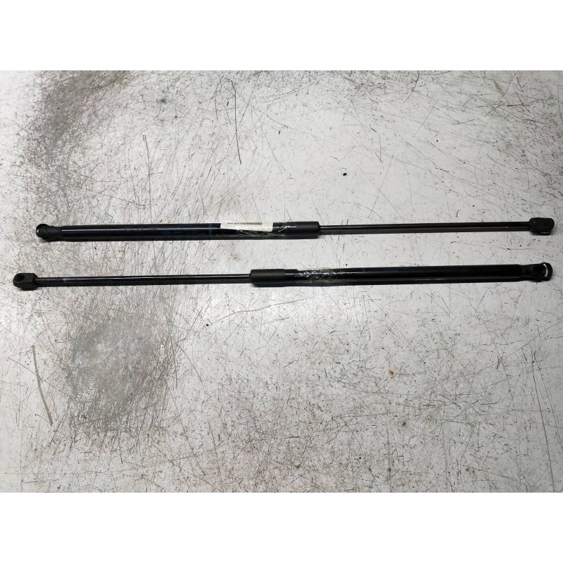 Recambio de amortiguadores maletero / porton para renault megane iii coupe renault sport referencia OEM IAM 904510002R  
