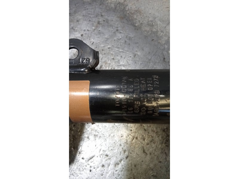 Recambio de amortiguador delantero derecho para toyota yaris (ksp9/scp9/nlp9) luna referencia OEM IAM 485100D170  