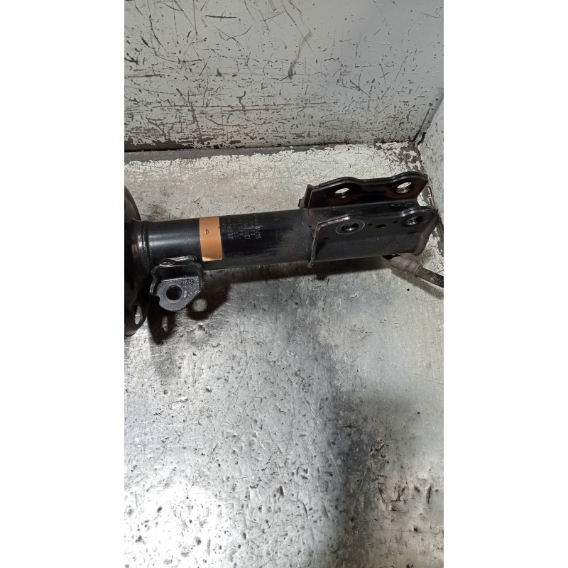 Recambio de amortiguador delantero izquierdo para toyota yaris (ksp9/scp9/nlp9) luna referencia OEM IAM 0485200D010  