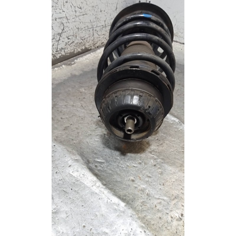 Recambio de amortiguador delantero izquierdo para toyota yaris (ksp9/scp9/nlp9) luna referencia OEM IAM 0485200D010  