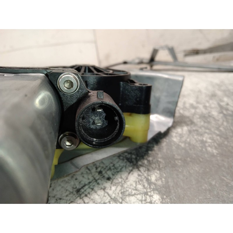 Recambio de elevalunas delantero derecho para renault kangoo 1.5 dci diesel fap referencia OEM IAM 128001182B 9030304A 3Q2224 6P