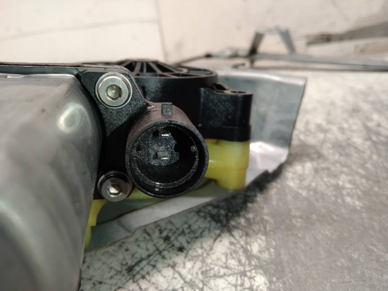 Recambio de elevalunas delantero derecho para renault kangoo 1.5 dci diesel fap referencia OEM IAM 128001182B 9030304A 3Q2224 6P