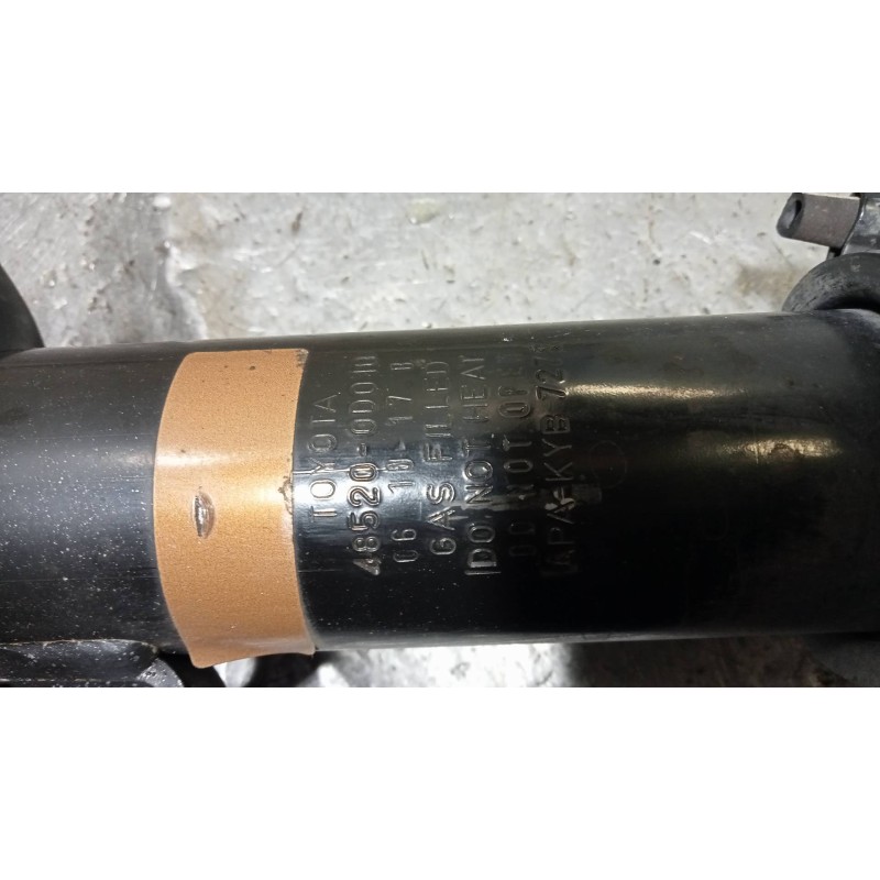 Recambio de amortiguador delantero izquierdo para toyota yaris (ksp9/scp9/nlp9) luna referencia OEM IAM 0485200D010  
