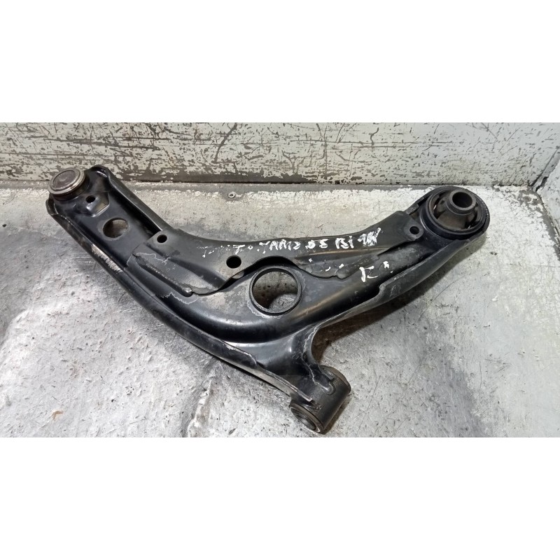 Recambio de brazo suspension inferior delantero izquierdo para toyota yaris (ksp9/scp9/nlp9) luna referencia OEM IAM   