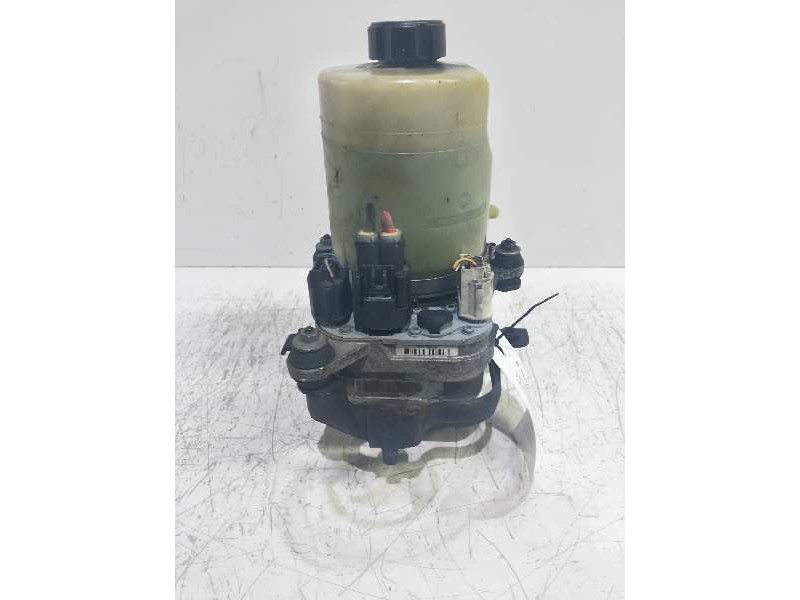 Recambio de bomba direccion para ford focus berlina (cap) ghia referencia OEM IAM 4M513K514BD  