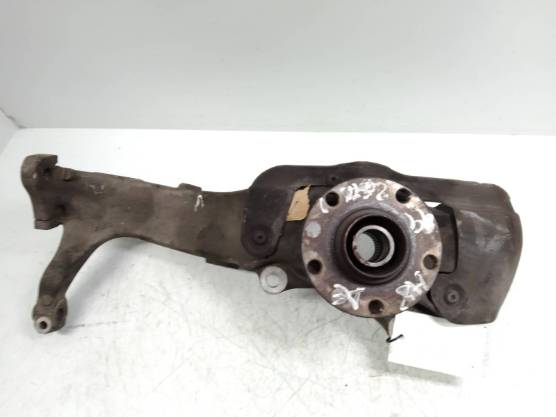 Recambio de mangueta delantera derecha para audi a8 (d2) 2.5 tdi referencia OEM IAM   