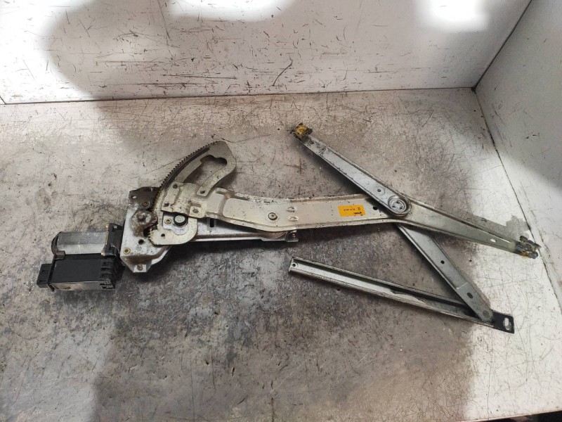 Recambio de elevalunas delantero derecho para peugeot 406 coupe (s1/s2) 2.2 hdi referencia OEM IAM 0130821693 ZU03140200 