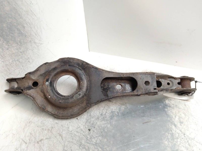 Recambio de brazo suspension inferior trasero izquierdo para ford focus c-max (cap) 1.6 tdci cat referencia OEM IAM   