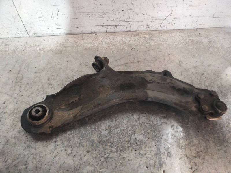 Recambio de brazo suspension inferior delantero izquierdo para renault kangoo authentique referencia OEM IAM   