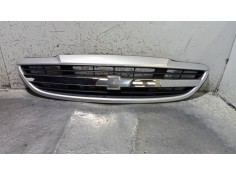 Recambio de rejilla delantera para chevrolet evanda cdx referencia OEM IAM   
