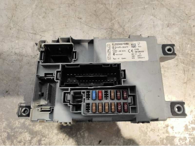 Recambio de caja reles / fusibles para citroen nemo basis referencia OEM IAM 01353007080 28136469 