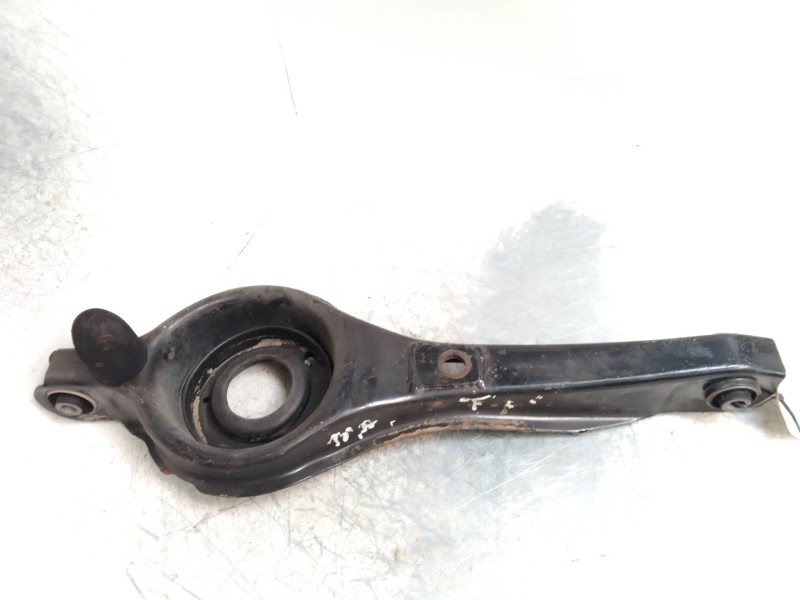 Recambio de brazo suspension inferior trasero izquierdo para ford focus berlina (cap) 1.6 16v cat referencia OEM IAM   