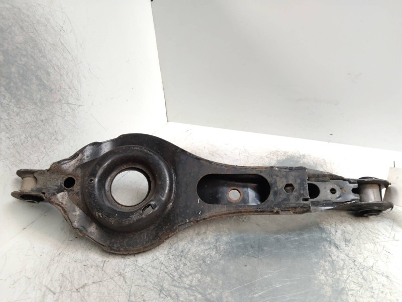 Recambio de brazo suspension inferior trasero izquierdo para ford focus berlina (cap) 1.6 16v cat referencia OEM IAM   