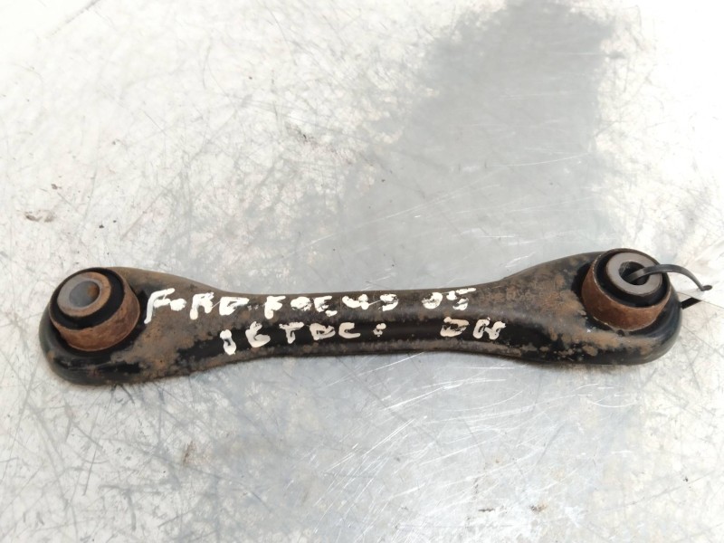 Recambio de brazo suspension inferior trasero derecho para ford focus berlina (cap) 1.6 tdci cat referencia OEM IAM   