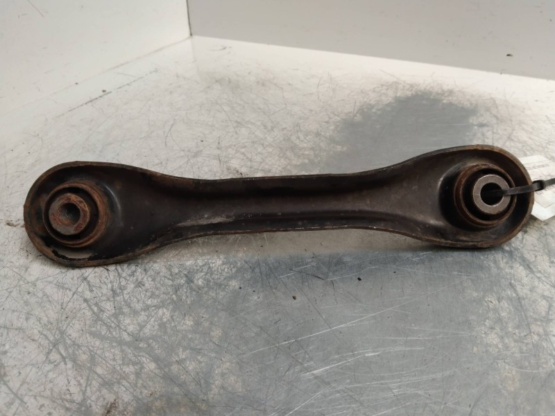 Recambio de brazo suspension inferior trasero derecho para ford focus berlina (cap) 1.6 tdci cat referencia OEM IAM   