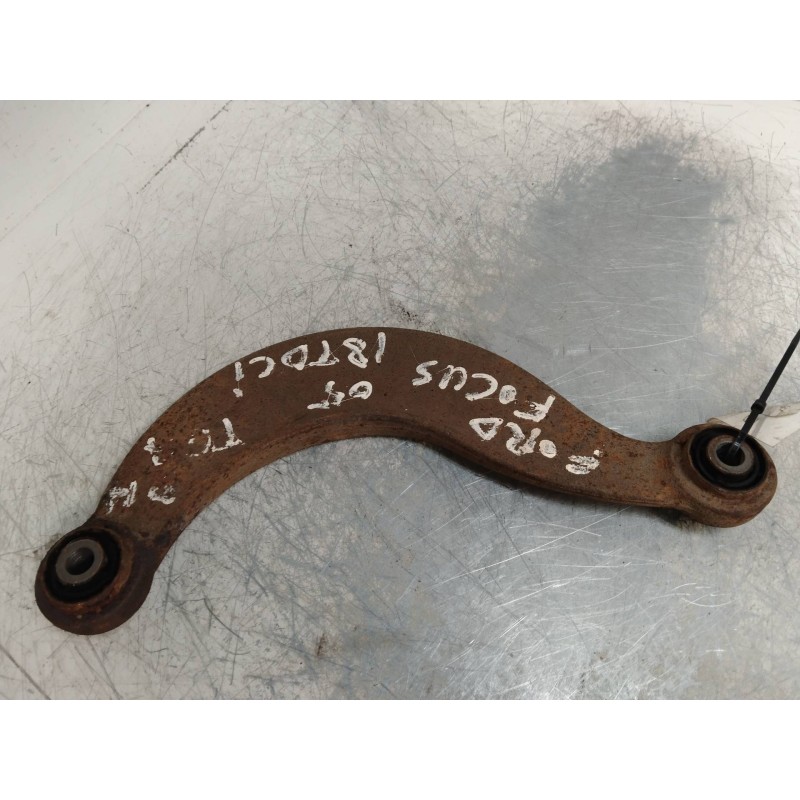 Recambio de brazo suspension inferior trasero derecho para ford focus berlina (cap) 1.8 tdci turbodiesel cat referencia OEM IAM 