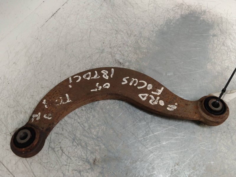 Recambio de brazo suspension inferior trasero derecho para ford focus berlina (cap) 1.8 tdci turbodiesel cat referencia OEM IAM 