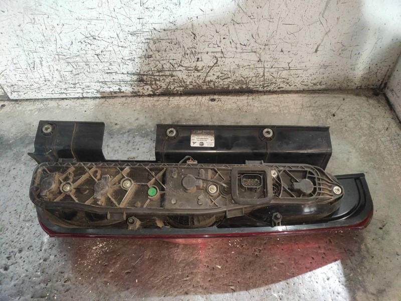 Recambio de piloto trasero izquierdo para fiat doblo 1.3 16v jtd cat referencia OEM IAM 518106740  