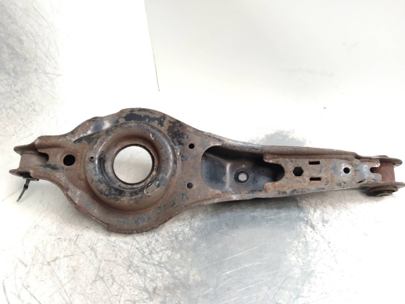 Recambio de brazo suspension inferior trasero izquierdo para ford focus berlina (cap) 2.0 tdci cat referencia OEM IAM   