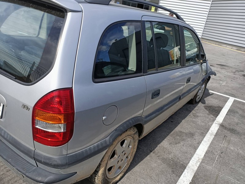 opel zafira a del año 2001