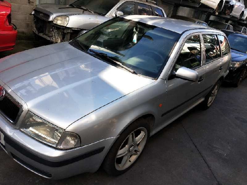 skoda octavia combi (1u5) del año 1999