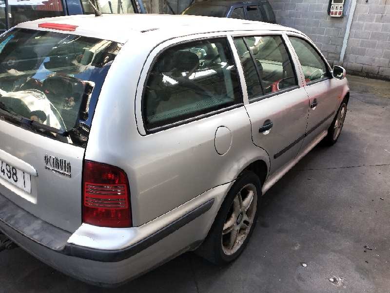 skoda octavia combi (1u5) del año 1999