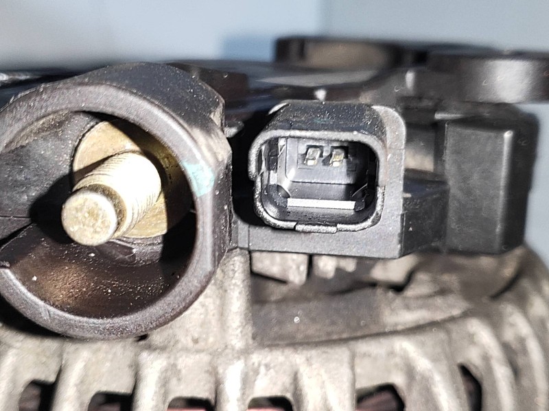 Recambio de alternador para peugeot 406 coupe (s1/s2) 2.2 hdi referencia OEM IAM 0124525035 9646321880 