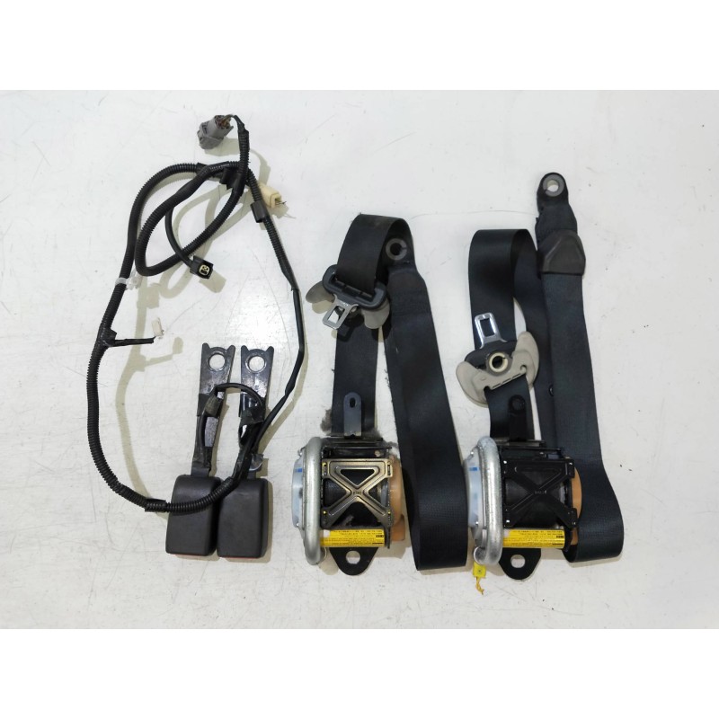 Recambio de juego cinturones delantero para toyota avensis berlina (t25) 2.0 d4-d executive berlina (5-ptas.) referencia OEM IAM