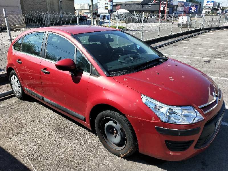 citroen c4 berlina del año 2010