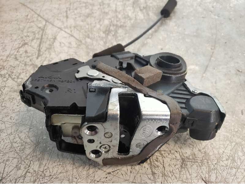 Recambio de motor cierre centralizado delantero derecho para lexus rx 400h referencia OEM IAM Y47J2608  