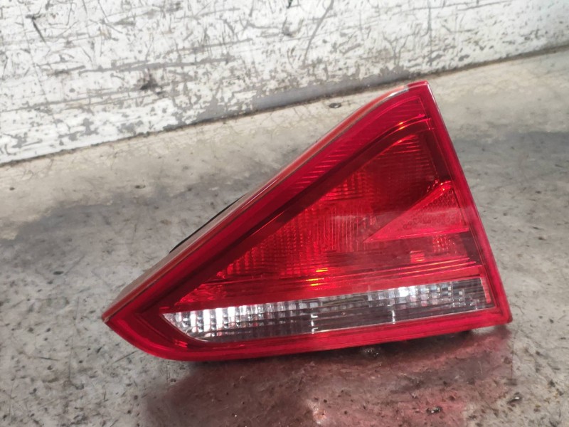 Recambio de piloto trasero izquierdo interior para audi a5 coupe (8t) 2.7 tdi referencia OEM IAM 8T0945093  