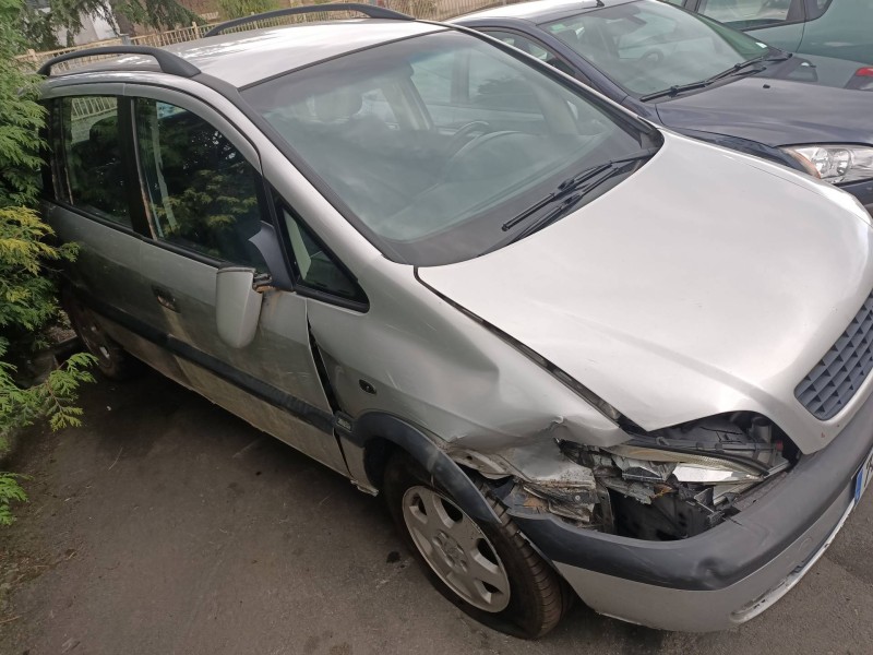 opel zafira a del año 2001