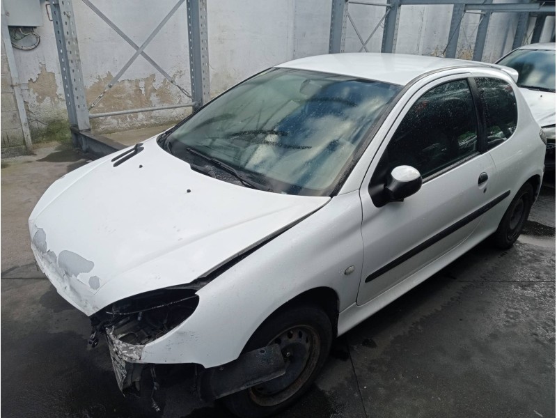 peugeot 206 berlina del año 2001