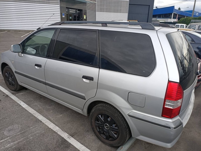 mitsubishi space wagon (n80/n90) del año 2002