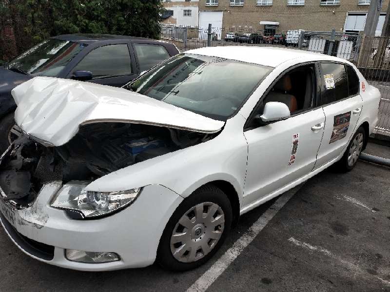 skoda suberb (3t4) del año 2012