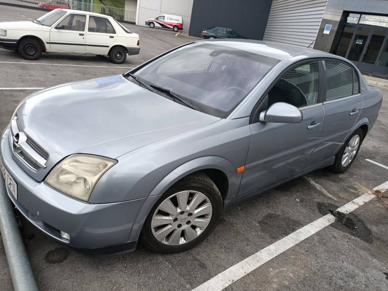 opel vectra c berlina del año 2003