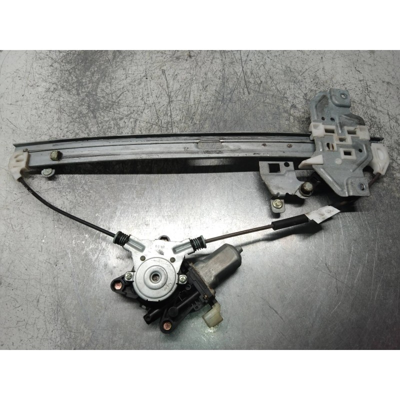 Recambio de elevalunas trasero derecho para kia carnival ii 2.9 crdi lx referencia OEM IAM 824604D020 2621003590 5P