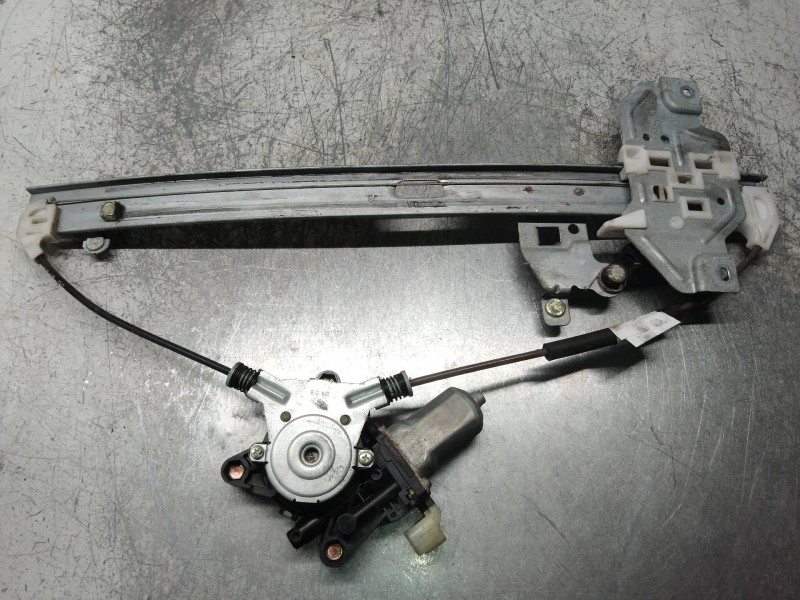 Recambio de elevalunas trasero derecho para kia carnival ii 2.9 crdi lx referencia OEM IAM 824604D020 2621003590 5P