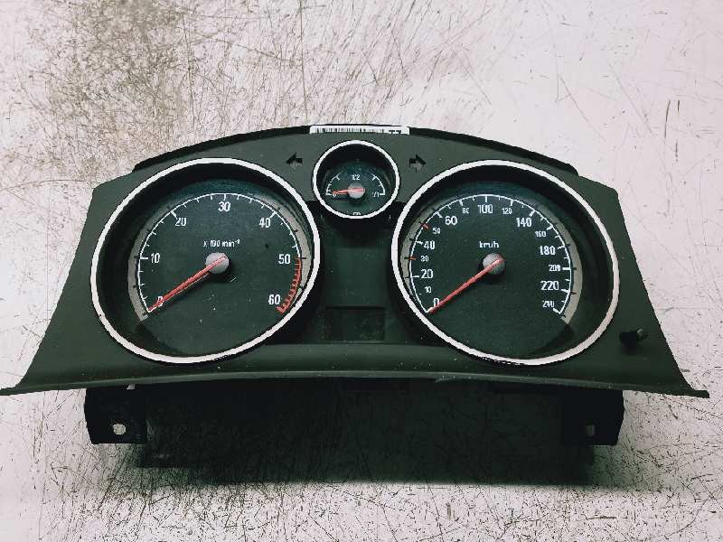 Recambio de cuadro instrumentos para opel zafira b energy referencia OEM IAM 13423836 TZ 13216666