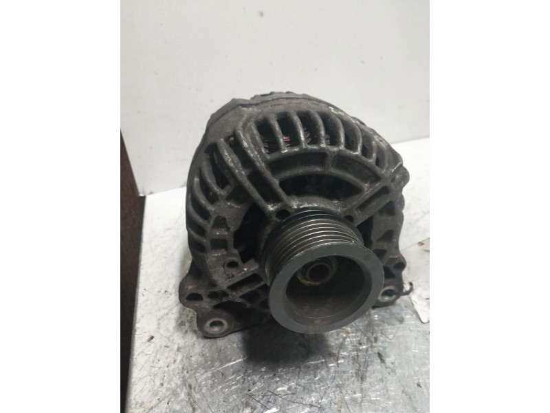 Recambio de alternador para volkswagen t5 transporter/furgoneta caja cerrada, techo elevado referencia OEM IAM 038903024F  