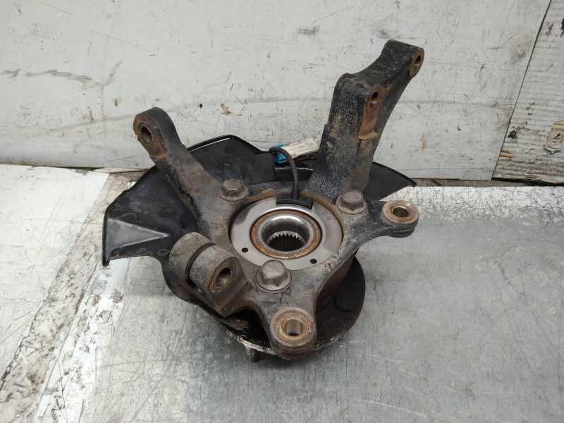 Recambio de mangueta delantera izquierda para chevrolet evanda cdx referencia OEM IAM   