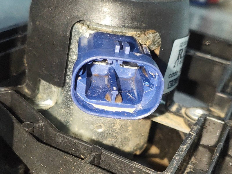 Recambio de electroventilador para dacia sandero ambiance referencia OEM IAM 214810048R  