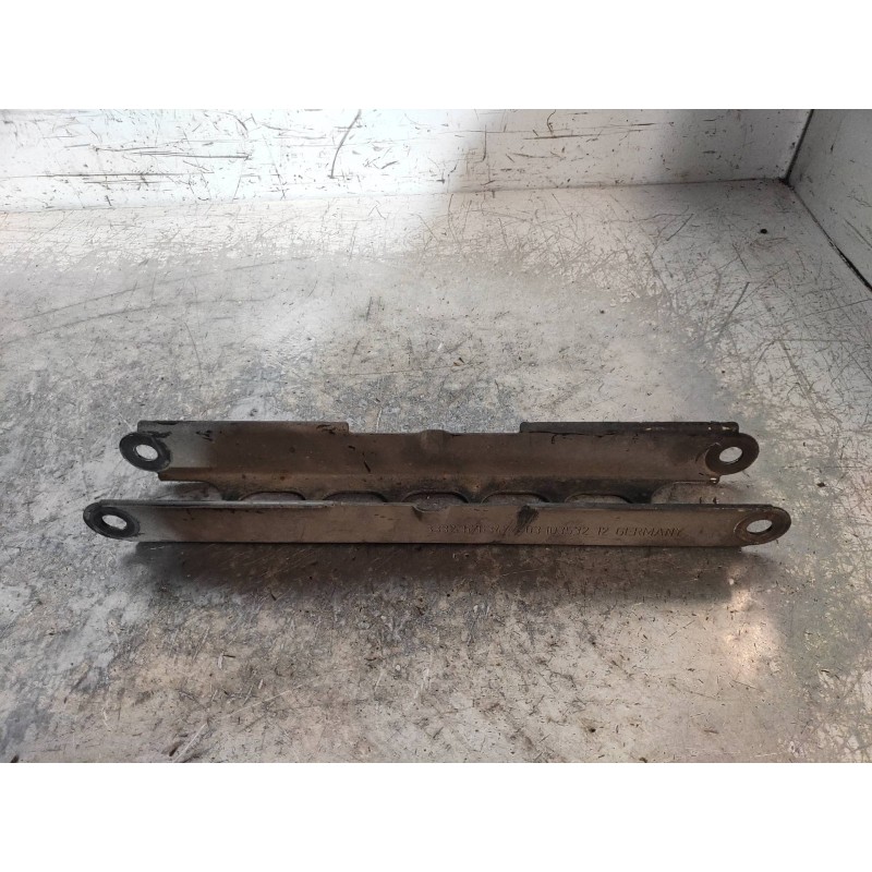 Recambio de brazo suspension superior trasero derecho para bmw serie 3 coupe (e92) 320d referencia OEM IAM 3332676347703  