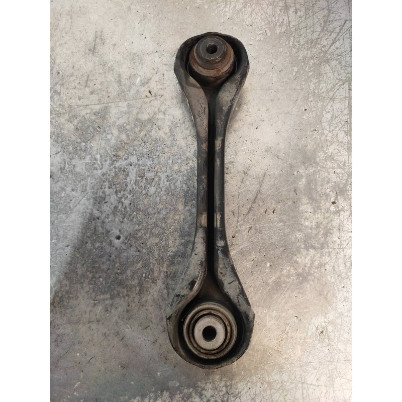 Recambio de brazo suspension superior trasero derecho para bmw serie 3 coupe (e92) 320d referencia OEM IAM 677798005  