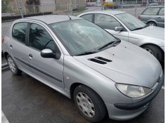 peugeot 206 berlina del año 2001