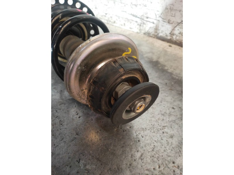 Recambio de amortiguador delantero izquierdo para dacia sandero ambiance referencia OEM IAM 543025522R 03081000627 