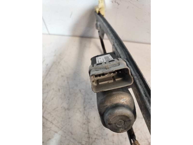 Recambio de elevalunas delantero derecho para peugeot 1007 sport referencia OEM IAM  9222Q8 